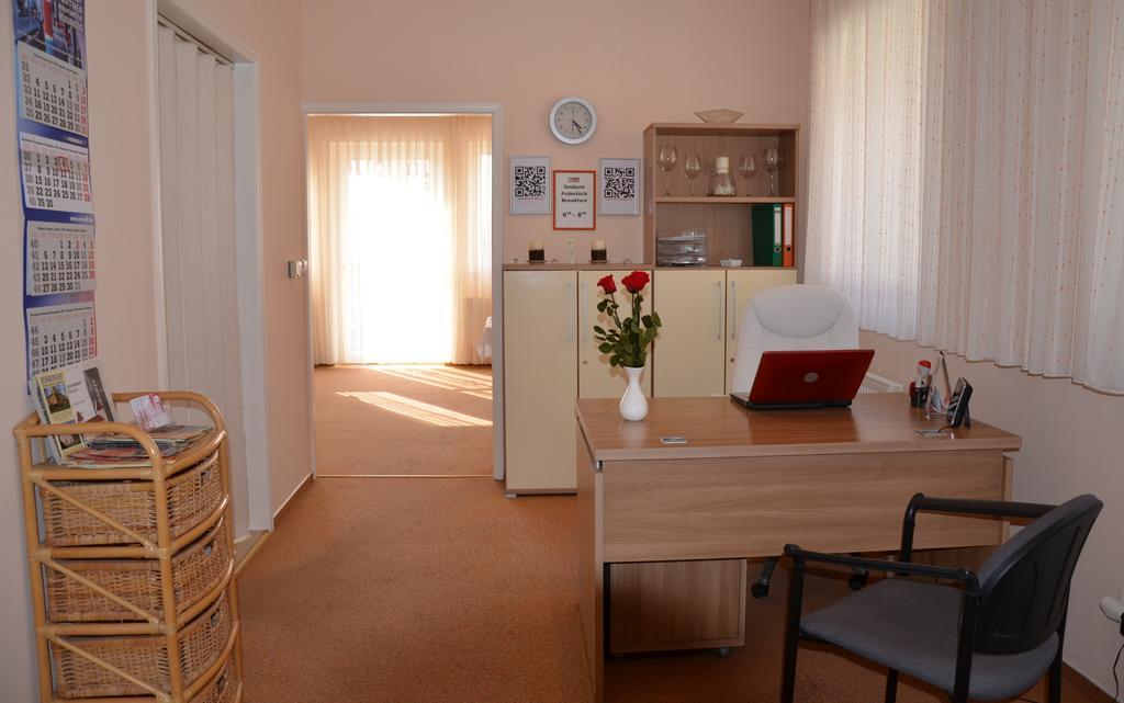 Penzion Duo Mladá Boleslav Esterno foto